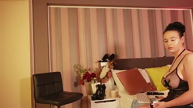 MavisReeve online show from March 2026 04:37:01 AM