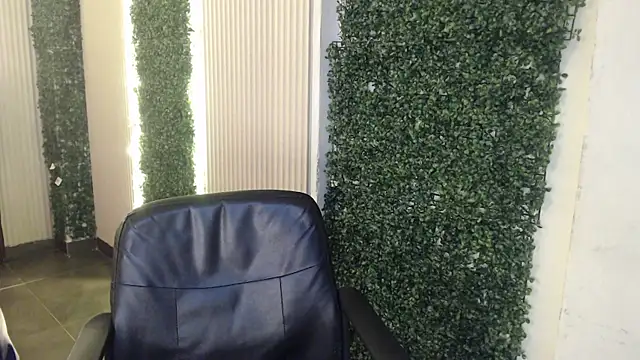 liliana pink online show from April 2026 07:19:01 AM