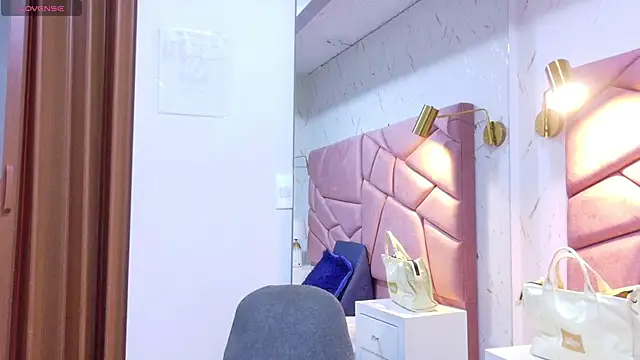 liliana pink online show from May 2026 01:22:01 AM