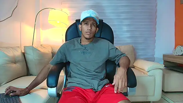 ricky spensar23cm  online show from April 2026 01:12:02 AM