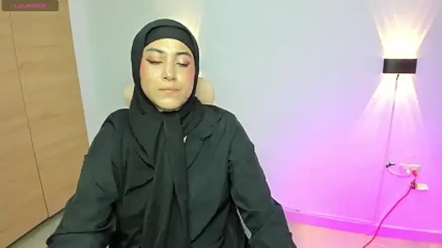 LAY LA  online show from April 2026 09:54:01 PM