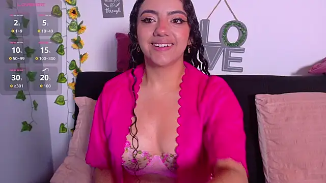 Snapshot of emiily_curly chatting on May 2026 11:59:02 AM emiily curly online show from May 2026 11:59:02 AM
