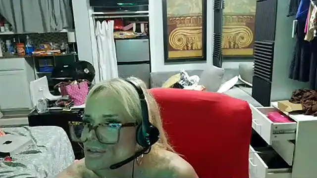 starandsky online show from June 2026 11:21:02 PM