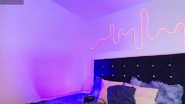 Martina Sky  online show from March 2026 04:46:01 PM