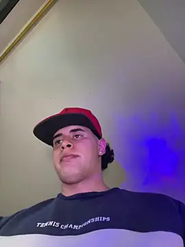 Maximuz1920 online show from April 2026 08:39:02 PM