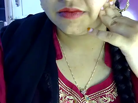 Snapshot of Cute_Aliyaa chatting on June 2026 11:04:02 AM Cute Aliyaa online show from June 2026 11:04:02 AM