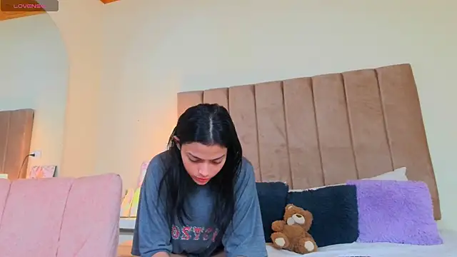 LANA LARSEN online show from March 2026 11:39:02 AM