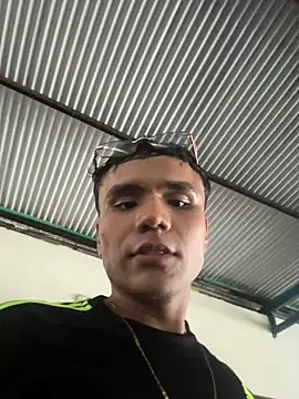 CreamKingg online show from April 2026 08:21:01 PM