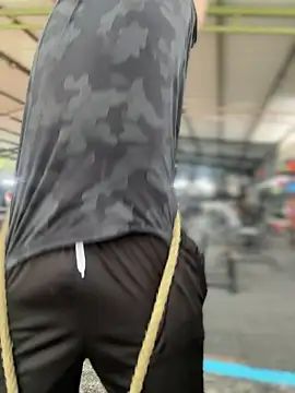 CreamKingg online show from April 2026 07:36:01 PM