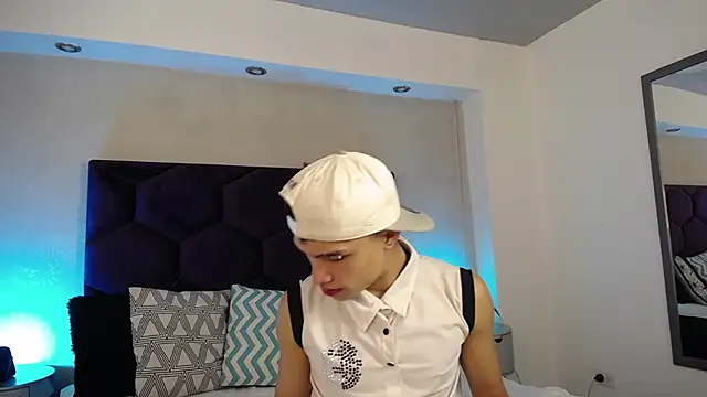 Dominik Souza online show from March 2026 06:58:01 PM