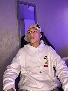 Dominik Souza online show from April 2026 08:07:02 PM