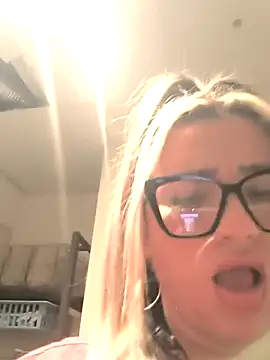 NinaRicci1518 online show from April 2026 09:12:02 PM