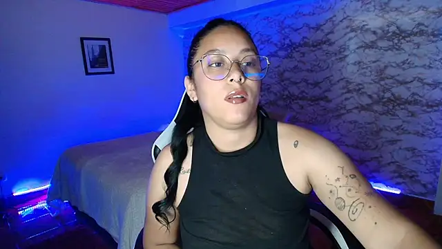 Camila IRoose online show from April 2026 10:00:02 PM