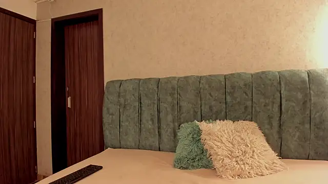 Aleera Walton online show from March 2026 07:08:02 PM