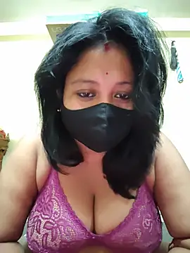 Curvy Trisha online show from June 2026 03:32:02 PM