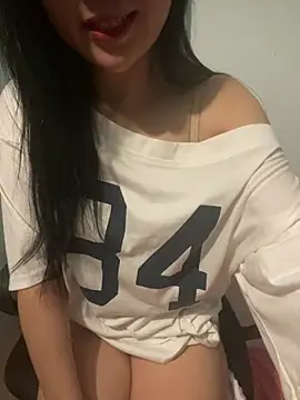 hotgirl-sexy online show from April 2026 03:00:01 PM