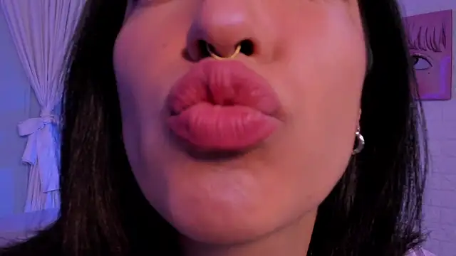 Snapshot of Cleo_Foxx chatting on July 2026 12:00:02 PM Cleo Foxx online show from July 2026 12:00:02 PM