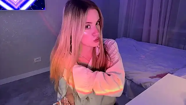 Between Eeys online show from March 2026 04:29:01 PM