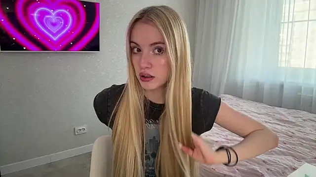 Between Eeys online show from June 2026 04:06:01 PM
