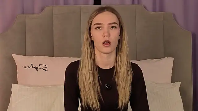 NikkiRyx online show from April 2026 04:23:01 PM