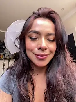 Snapshot of foxxy_lover chatting on February 2026 07:15:01 PM foxxy lover online show from February 2026 07:15:01 PM