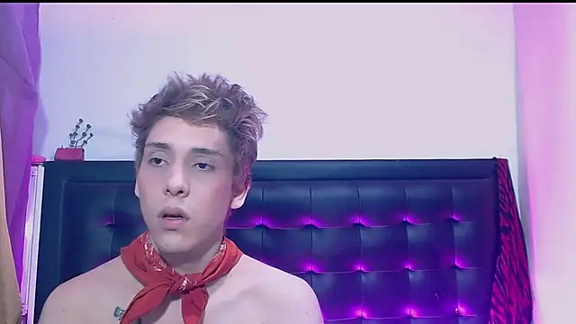 Snapshot of DannyParker_ chatting on May 2026 04:07:02 AM DannyParker online show from May 2026 04:07:02 AM