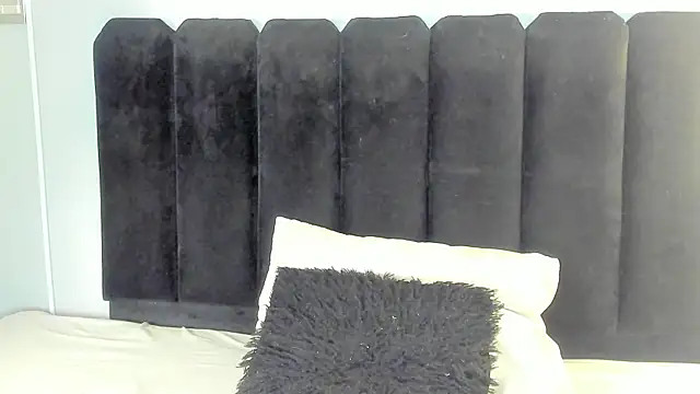 Amaranoir- online show from April 2026 03:45:01 AM