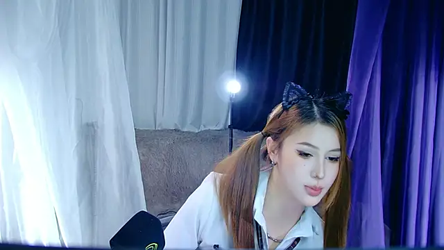 Yunny-888 online show from March 2026 01:14:02 PM