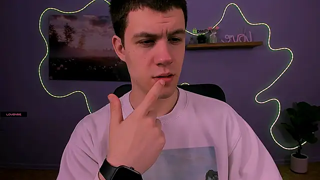 neo raze online show from April 2026 06:44:02 PM