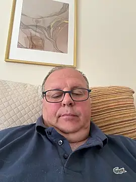 Snapshot of YachtCaptain10 chatting on April 2026 10:32:01 AM YachtCaptain10 online show from April 2026 10:32:01 AM