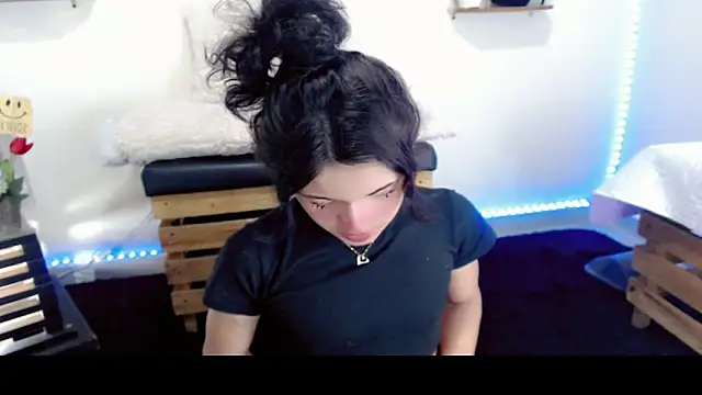 NathalialLooes online show from March 2026 05:07:02 AM