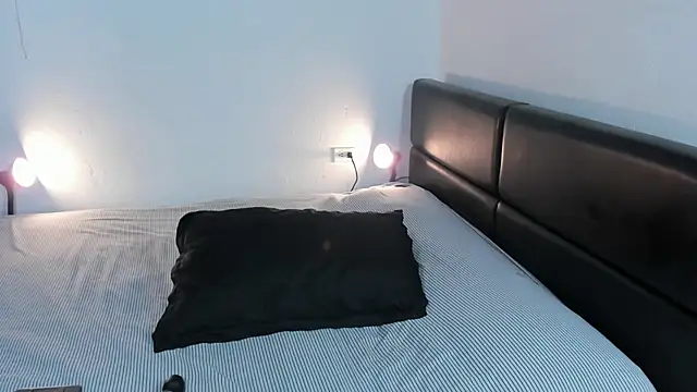 AshlyViper online show from March 2026 09:29:01 PM