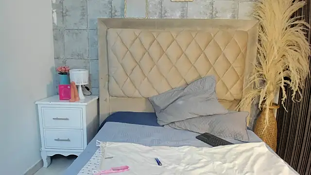 CleoFoxx  online show from March 2026 12:27:01 PM