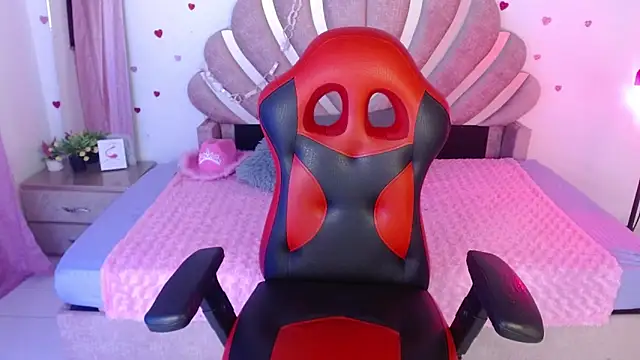 mia fox666 online show from April 2026 12:41:01 AM