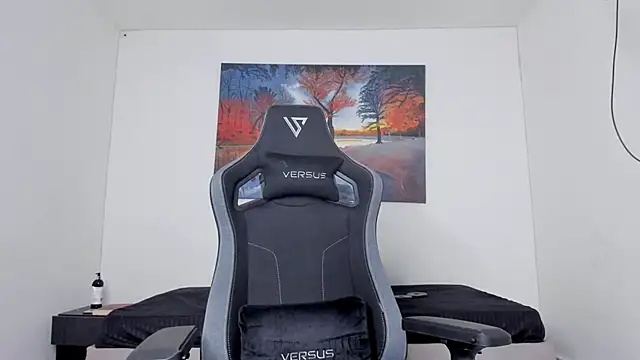 ryanwhite3 online show from April 2026 10:32:01 PM