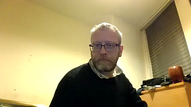 Snapshot of UnshodSixties chatting on May 2026 08:15:01 PM UnshodSixties online show from May 2026 08:15:01 PM