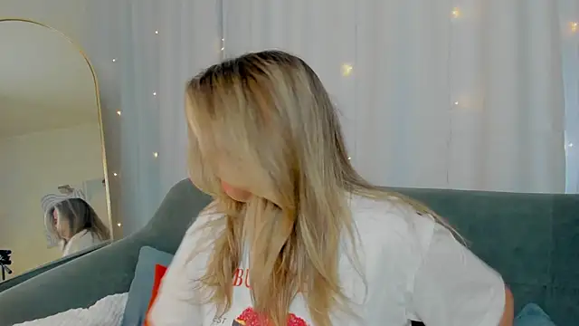 LilyBel online show from April 2026 08:04:01 AM