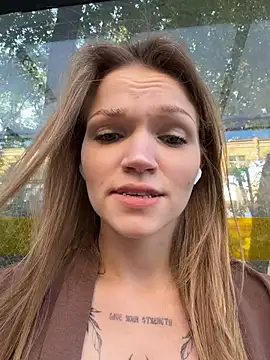Snapshot of StreetSquirt chatting on July 2026 03:33:01 AM StreetSquirt online show from July 2026 03:33:01 AM