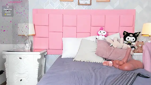 dolly kitter online show from April 2026 11:37:01 AM