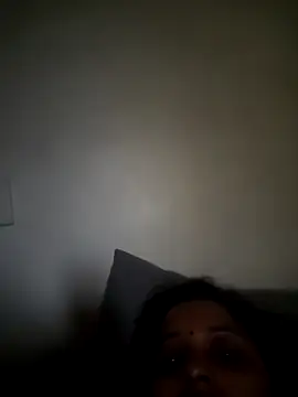 Nisha Lovely online show from April 2026 12:40:01 PM