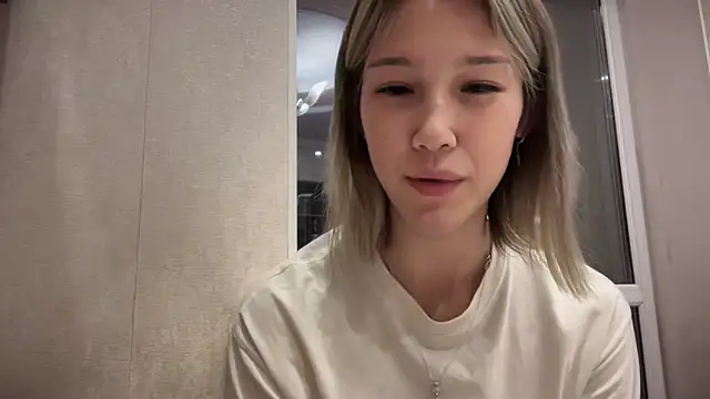 lilXdomiii online show from April 2026 05:40:01 PM