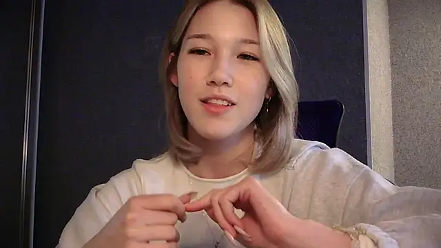 lilXdomiii online show from April 2026 10:51:01 AM