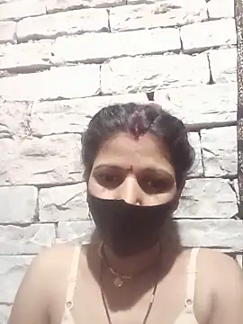 Divya-11431 online show from May 2026 07:20:02 PM