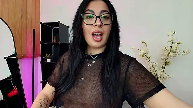Snapshot of MissyScarlet chatting on May 2026 02:11:01 PM MissyScarlet online show from May 2026 02:11:01 PM