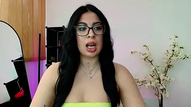Snapshot of MissyScarlet chatting on May 2026 02:12:01 PM MissyScarlet online show from May 2026 02:12:01 PM
