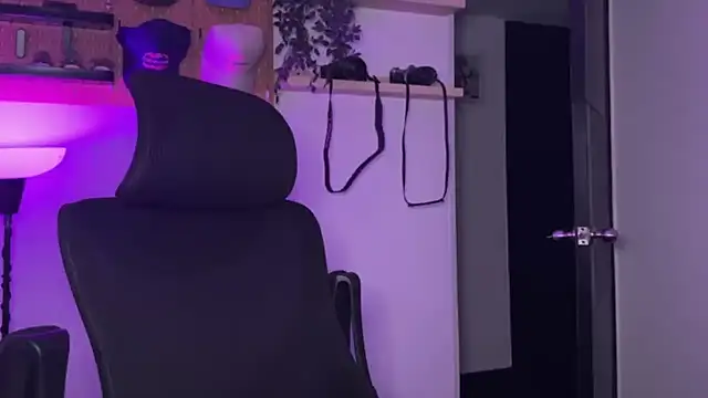 SamDornan51 online show from April 2026 05:55:02 AM