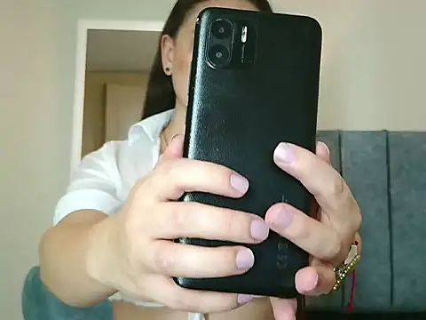 NatalyGuzman26 online show from April 2026 11:27:01 AM