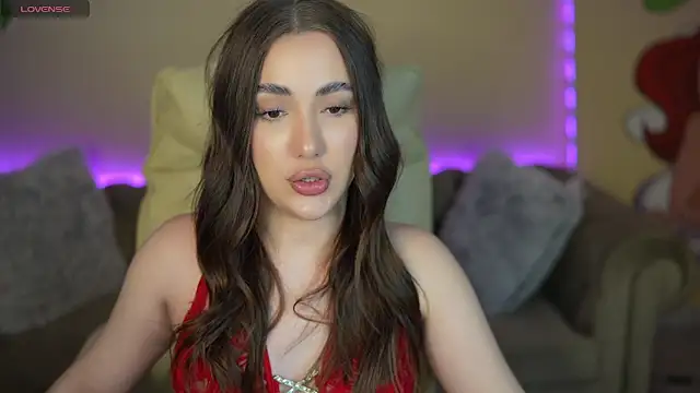 Snapshot of OliviaMoore_ chatting on June 2026 12:53:01 PM OliviaMoore online show from June 2026 12:53:01 PM