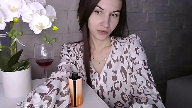 JuliaLovely online show from March 2026 04:51:01 PM