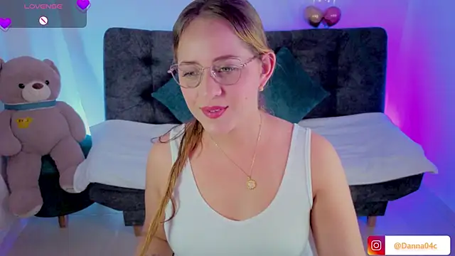 DannaCouper  online show from April 2026 06:56:02 PM